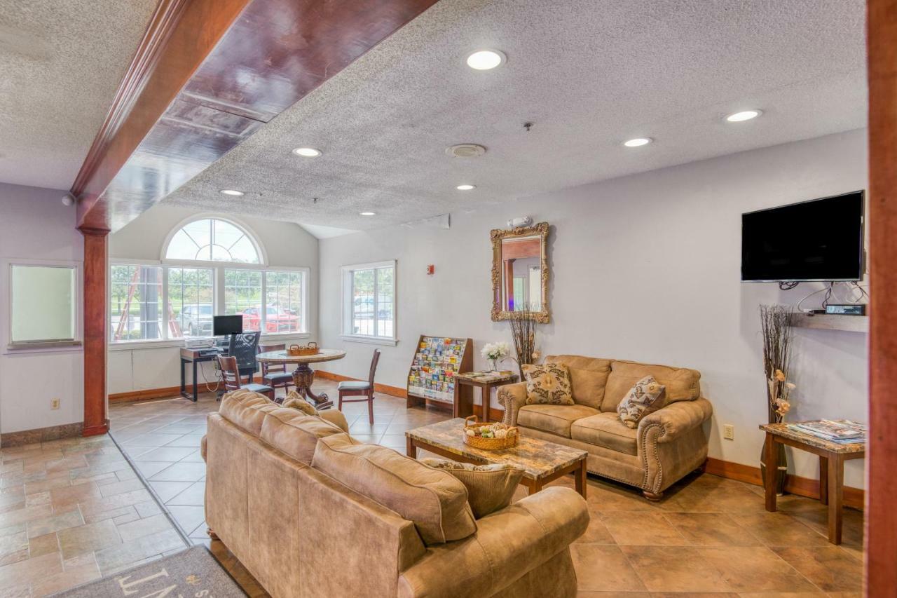Trident & Suites, (adults Only) * Baton Rouge